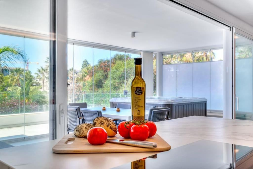 Luxury Apt. The One - Jacuzzi, , Gym & Pool Benalmádena
