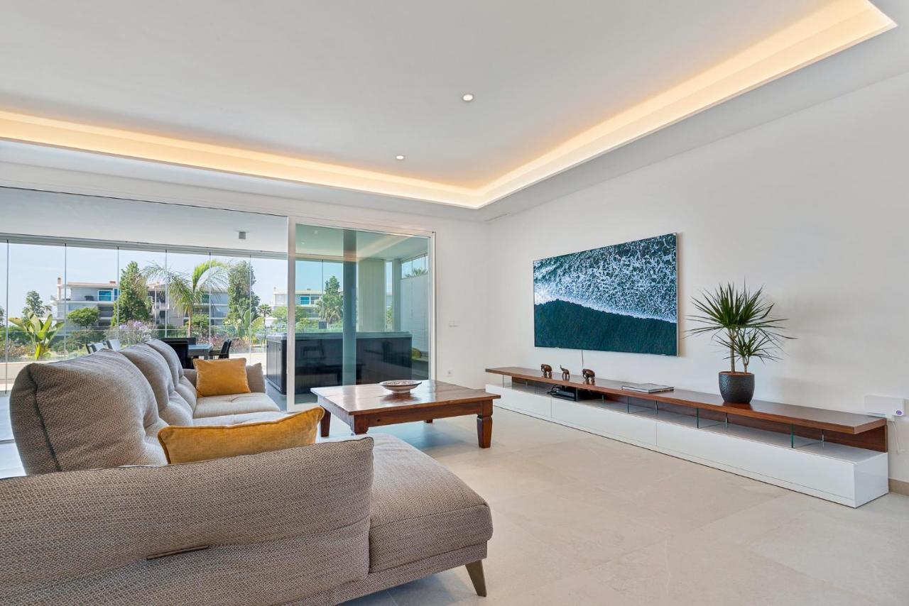 Appartement Luxury Apt. The One - Jacuzzi, , Gym & Pool *